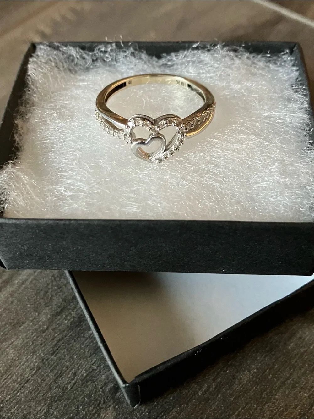 10K White Gold Heart Ring, Size 6.5 - Picture 8 of 12
